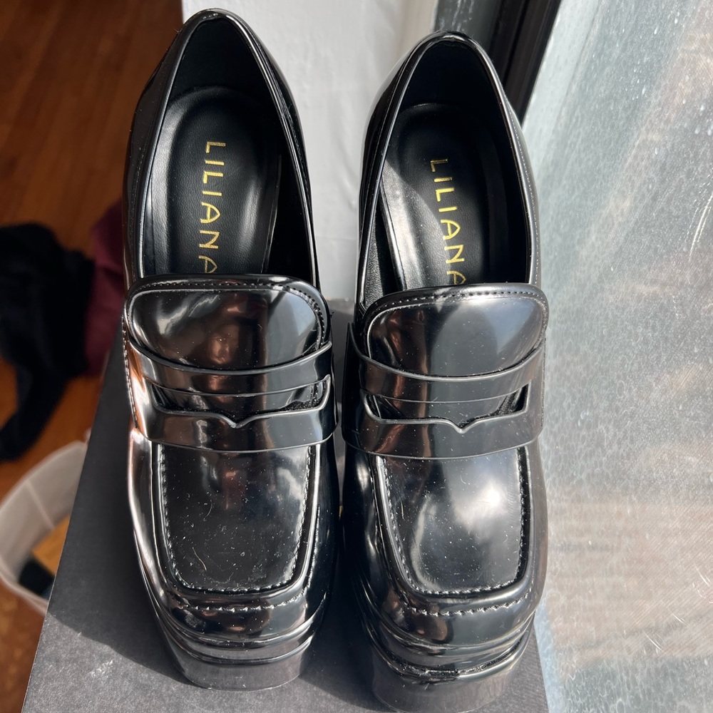 Heels - Picture 2 of 6